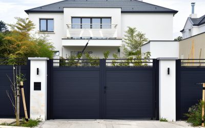 black-sliding-gate-with-white-wall-front-house-french-home-exterior-minimalistic-style-whit Large black-sliding-gate-with-white-wall-front-house-french-home-exterior-minimalistic-style-whit Large